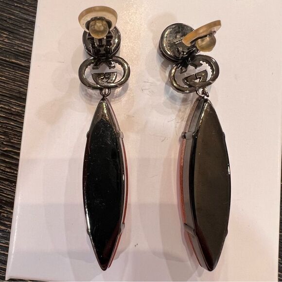 Gucci
Interlocking GG Crystal Drop Clio-On Earrings - Picture 7 of 9